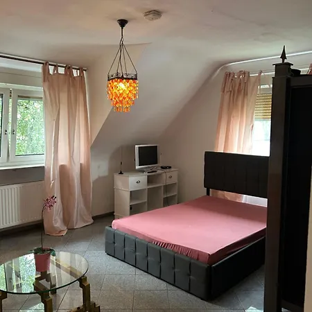 Im Duesseldorfer Norden Düsseldorf